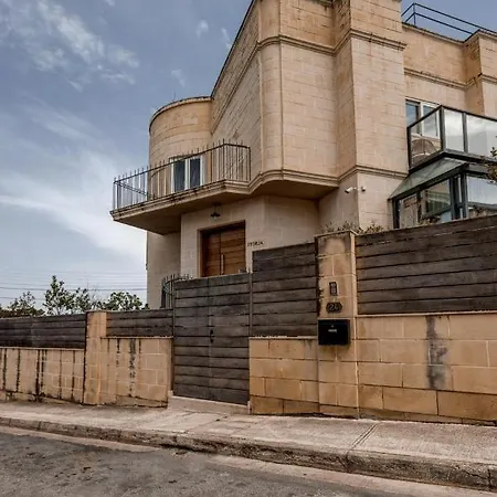 Talbot And Bons Deluxe Studio Flat Gudja Exterior photo